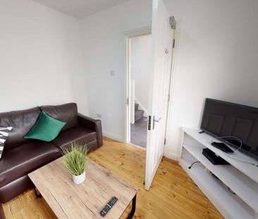 4 bedroom house to rent - Photo 2