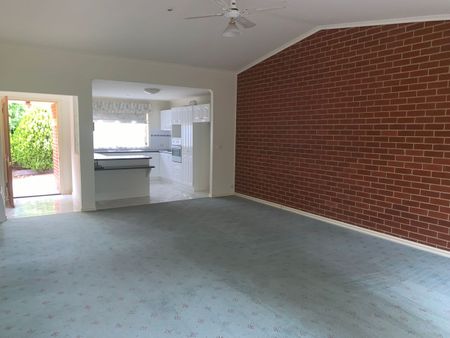 When Location & Convenience Is Important - Photo 2