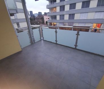 Moderne Wohnung an zentraler Lage - Photo 1
