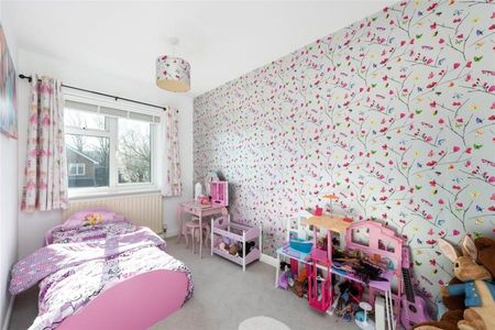 4 bedroom link detached house to rent - Photo 5