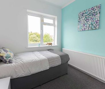 🏡 Stylish Space, Sociable Vibes – Your Next Nuneaton Nest Awaits! - Photo 4