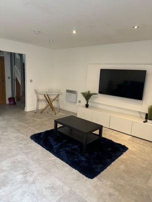 2 Bed Maisonette, Onyx Mews, E15 - Photo 1