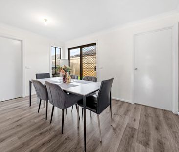 10/4 Austin Place, Melton South, Vic 3338 - Photo 6