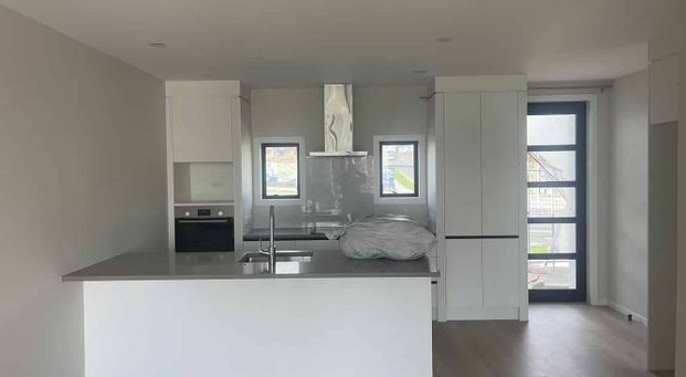 Brand new townhouse with great location - Photo 1