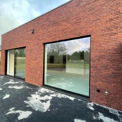 Prachtige nieuwbouw, moderne en energievriendelijke villa met 3 slaapkamers en tuin te Tessenderlo. - Photo 1