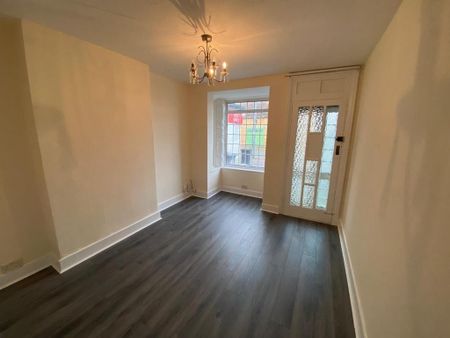 2 bedroom end of terrace house to rent - Photo 2