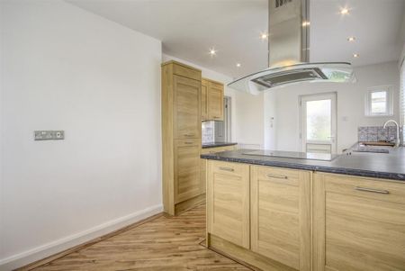 3 bedroom detached house to rent - Photo 5