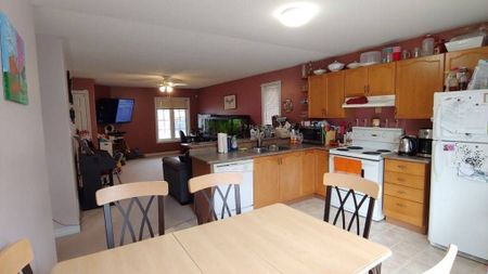 For Lease - 49 Hanmer Street Unit# A, Barrie, Ontario - Photo 4