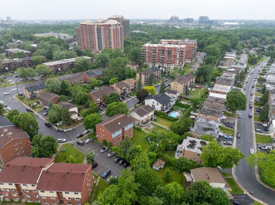Appartement à Laval (Chomedey) - Photo 1