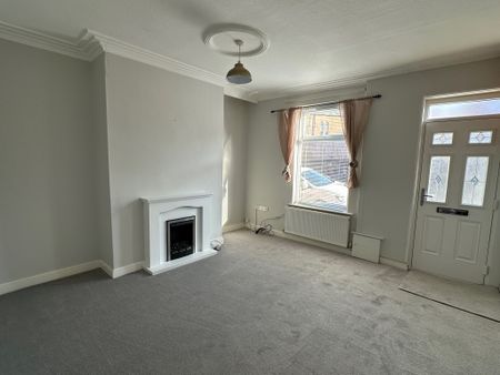 Lovely & Modern Two Bedroom Family Home for Rent in Blackburn - Photo 2