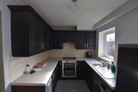 2 bedroom semi-detached house to rent - Photo 3