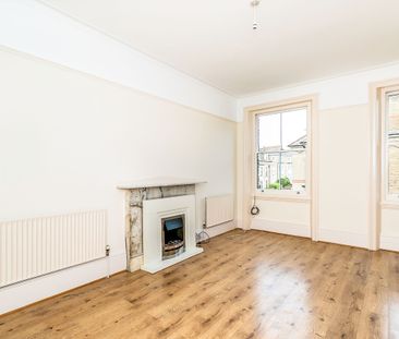 2 bedroom apartment to rent St. James Road, Surbiton, KT6 - Photo 2