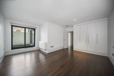 1 Bedroom Apartment, Slingsby Place, London, Greater London, Covent Garden, WC2E - Photo 3