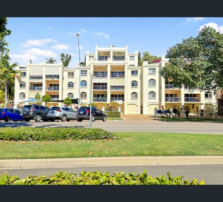 6/18 The Strand, North Ward, Qld 4810 - Photo 3