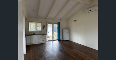 LOVELY 3 BEDROOM HOME - Photo 2
