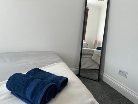 Room in a Shared House, Mortlake Road, IG1 - Photo 3