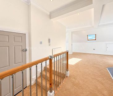 2 bedroom penthouse to rent - Photo 3