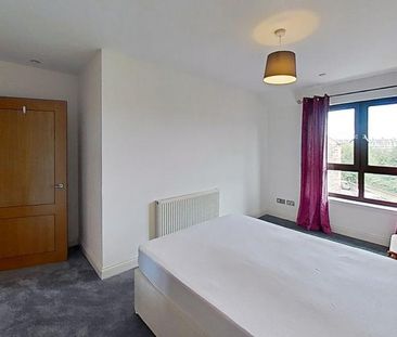 3 bedroom flat to rent - Photo 3