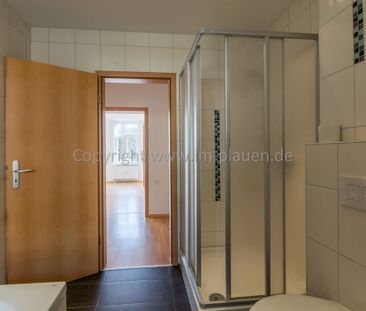 2 Zimmerwohnung in Plauen / Syratal - großzügiger Balkon - modernes Bad mit Badewanne und Dusche - Photo 1