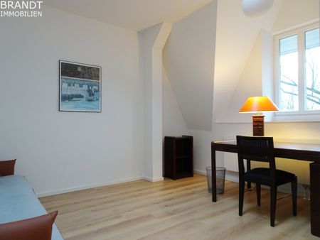 Moderne, helle 3 Zi.-Dachgeschosswohnung in Winterhude zwischen Mühlenkamp und Alster gelegen. - Photo 3