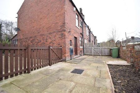 Northfield Lane, Horbury, WF4 - Photo 5