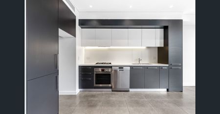 Light-Filled Apartment with Study & Balcony - Photo 3