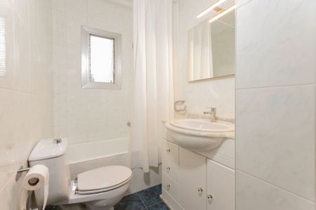 &nbsp;Spacious Double Room in Valencia - Photo 2