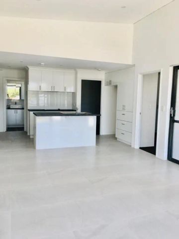 “Unit 4/21 Melvin available for rent” - Photo 3