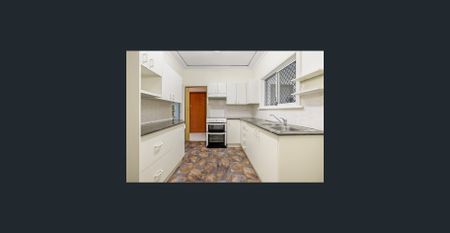 Family home in peaceful location - Photo 5