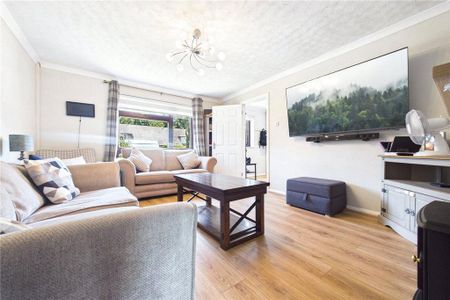 3 bedroom detached house to rent - Photo 2