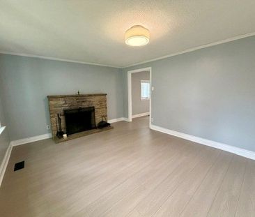 For Lease - 220 Ruggles Avenue, Richmond Hill, Ontario - Photo 6