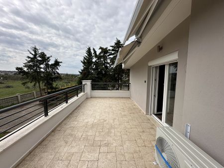 For Rent - Detached house 270 m² in Thessaloniki - Photo 2