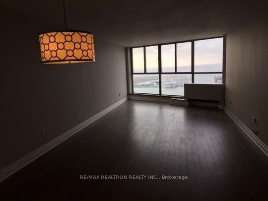 For Lease - 270 Queens Quay Unit# 3104, Toronto, Ontario - Photo 1