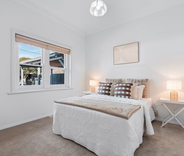 17 Mavho St, Bentleigh VIC 3204 - House For Rent | Domain - Photo 3