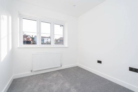 4 bedroom terraced house to rent - Photo 5