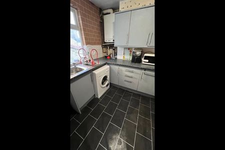 Room in a Shared House, Bellamy Road, L4 - Photo 4