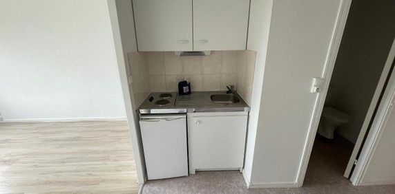 Location Appartement 1 pièce 24m² TOURS 37100 - Photo 2