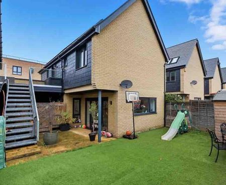 3 bedroom detached house to rent - Photo 3