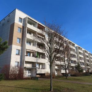 ab 01.07.2025 Drei Zimmer, Balkon - Photo 2