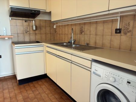 Location Appartement 3 pièces 61m² MARSEILLE 8ème - Photo 4