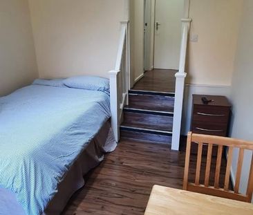 Studio to rent - Photo 6