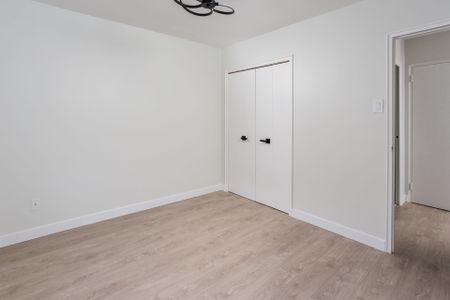 For Lease - 371 Lakeshore Road Unit# 105, Mississauga, Ontario - Photo 3