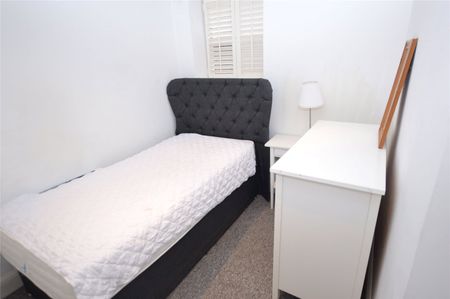 property to rent High Street, Wivenhoe, Colchester, Essex, CO7 - Photo 5