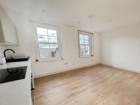 1 bedroom flat to rent - Photo 2