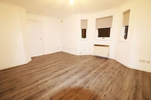 3 bedroom flat to rent - Photo 1