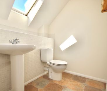 2 bedroom Town House to let - Photo 2
