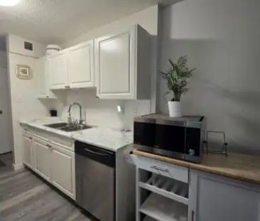 Beautiful 1 bedroom in Mature Building | 8948 Elbow Drive Southwest... - Photo 1
