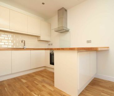 Victoria Villas, TW9, London - Photo 1