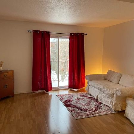 3½ à 950$/mois, eau chaude et chauffage inclus - Photo 3
