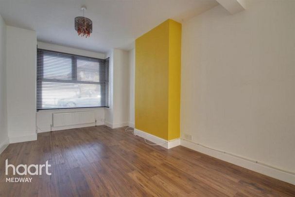 3 bedroom terraced house to rent - Photo 1